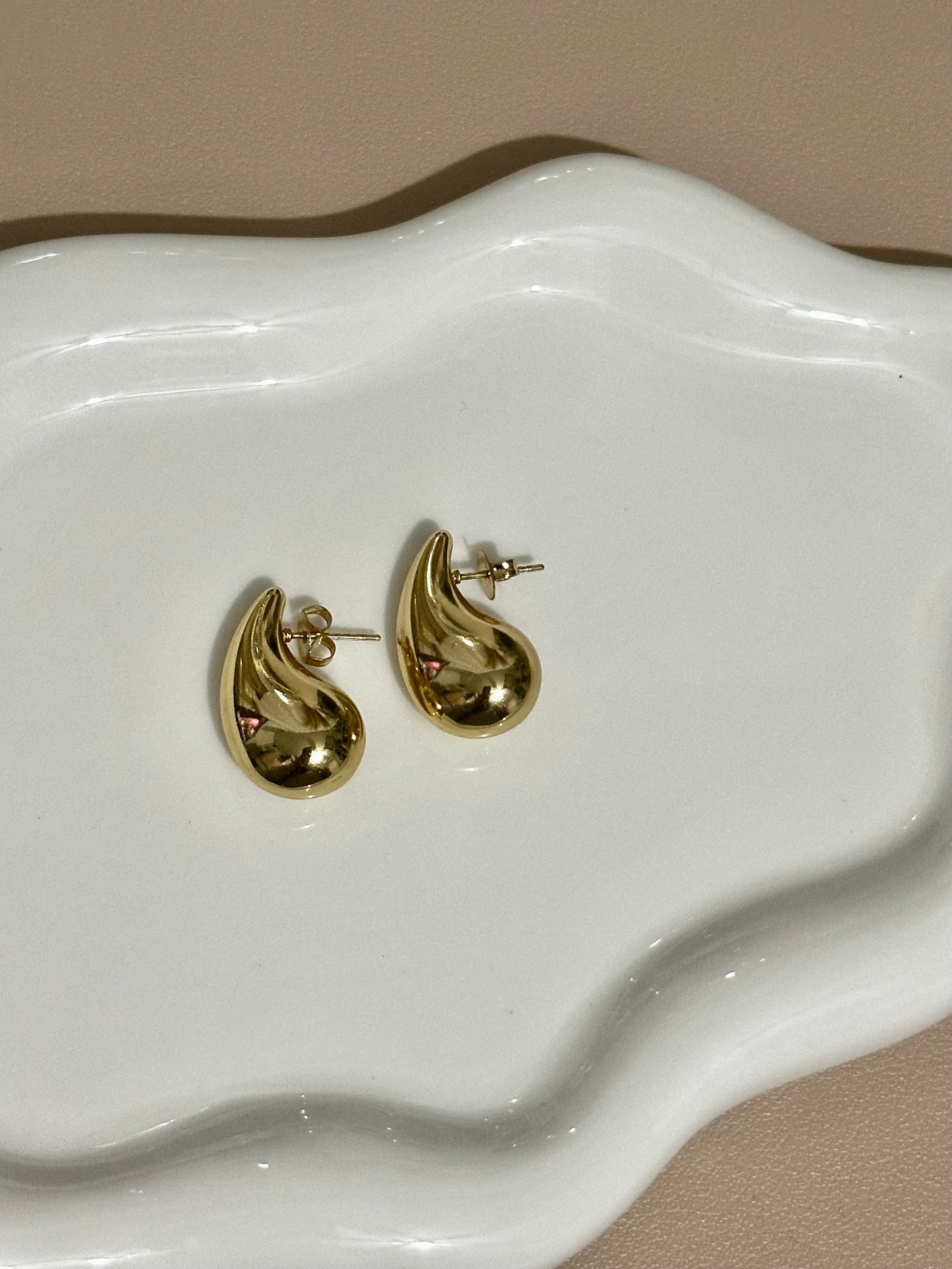 Eva drop studs