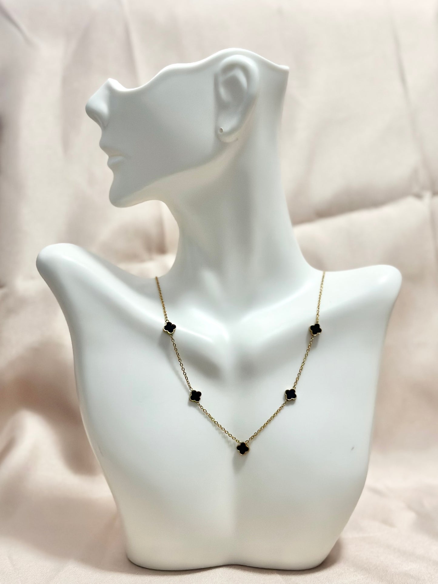 5 Mini clover necklace