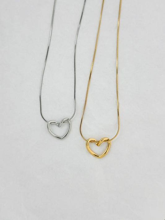 Corazón Necklace