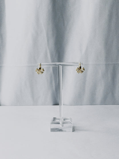 Mini bow earring