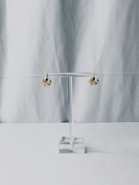 Mini bow earring